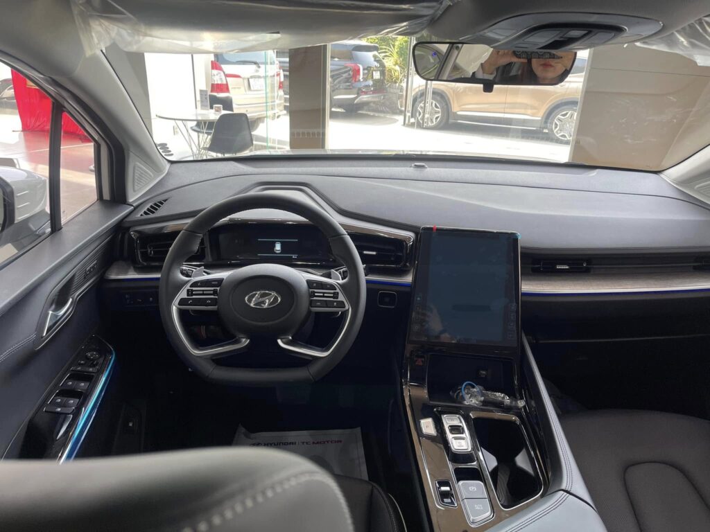 Nội thất Hyundai Custin