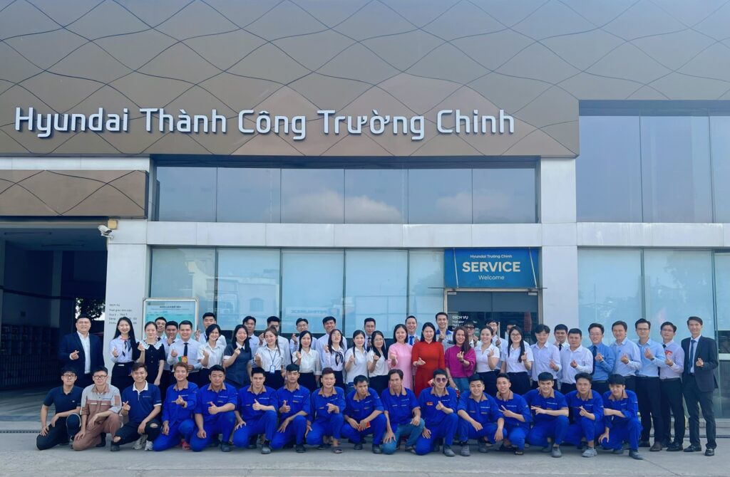 Nhân viên hãng xe Hyundai Trường Chinh